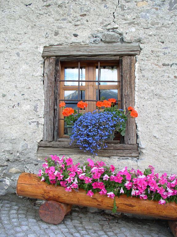 Agriturismo Barba Gust Cesana Torinese Exterior photo