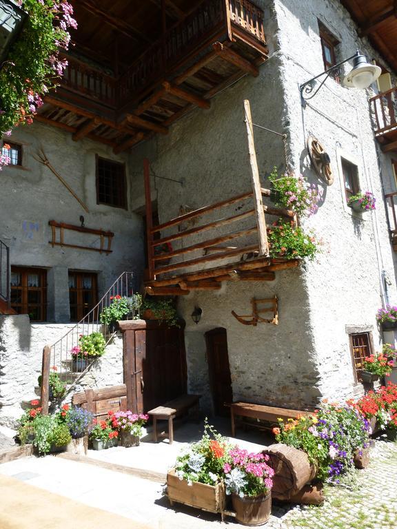 Agriturismo Barba Gust Cesana Torinese Exterior photo